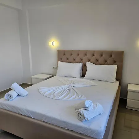 Irini Hotel 3*